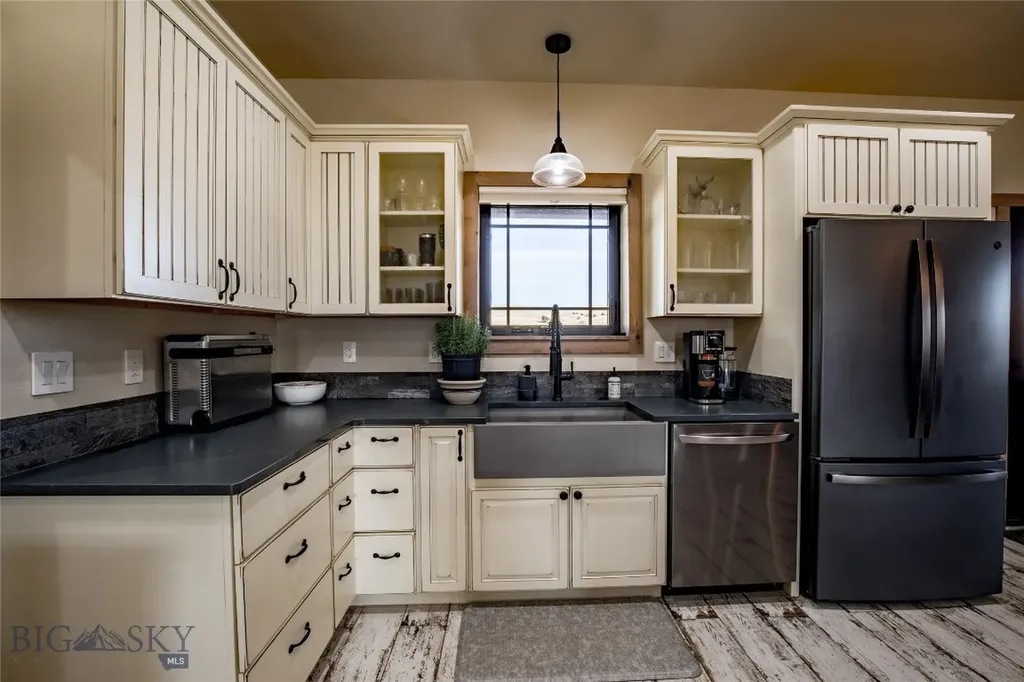55 Vigilante Lane Sheridan MT 59749
