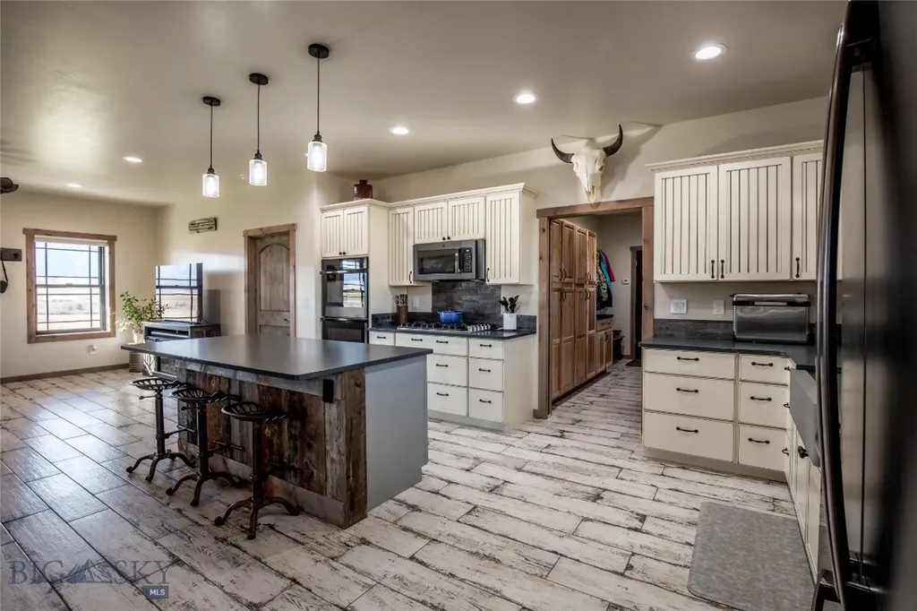 55 Vigilante Lane Sheridan MT 59749