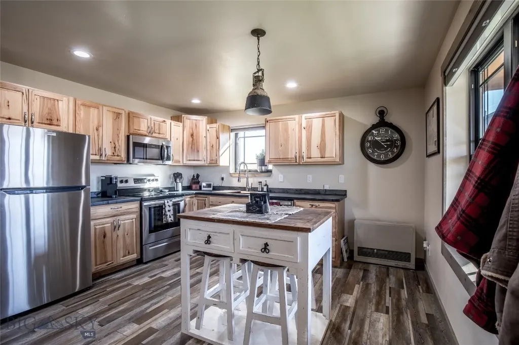 55 Vigilante Lane Sheridan MT 59749