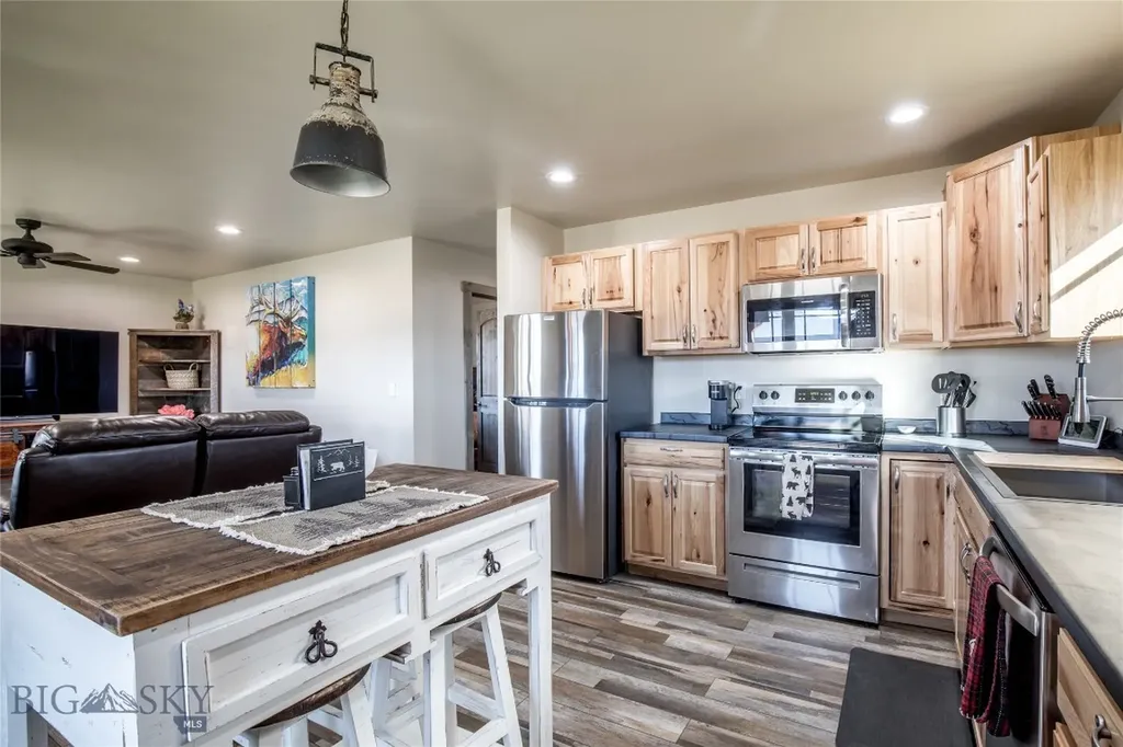 55 Vigilante Lane Sheridan MT 59749