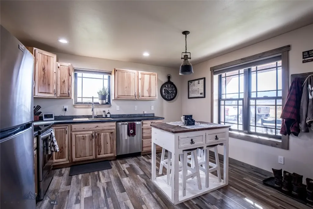 55 Vigilante Lane Sheridan MT 59749