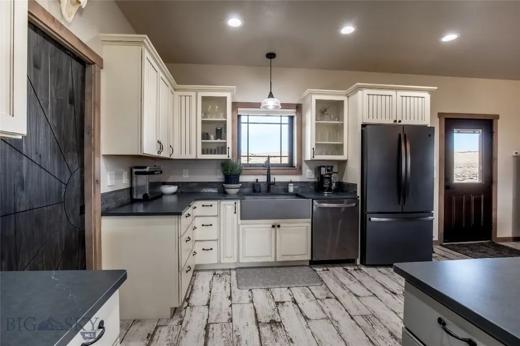 55 Vigilante Lane Sheridan MT 59749
