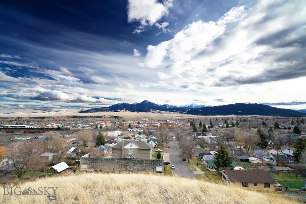 624 N 2nd Street N Livingston MT 59047