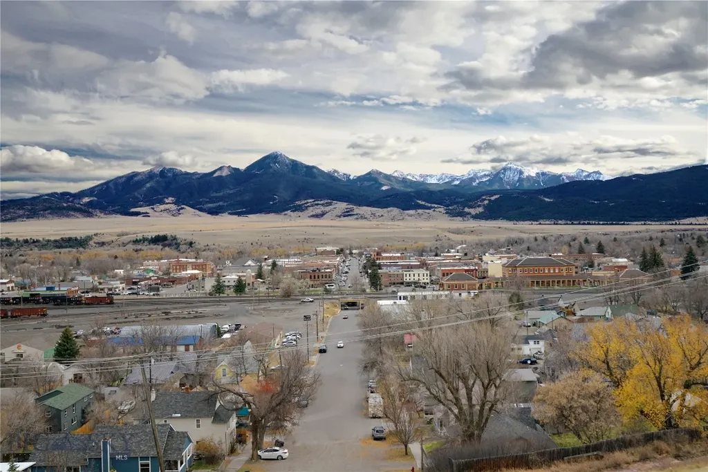 624 N 2nd Street N Livingston MT 59047