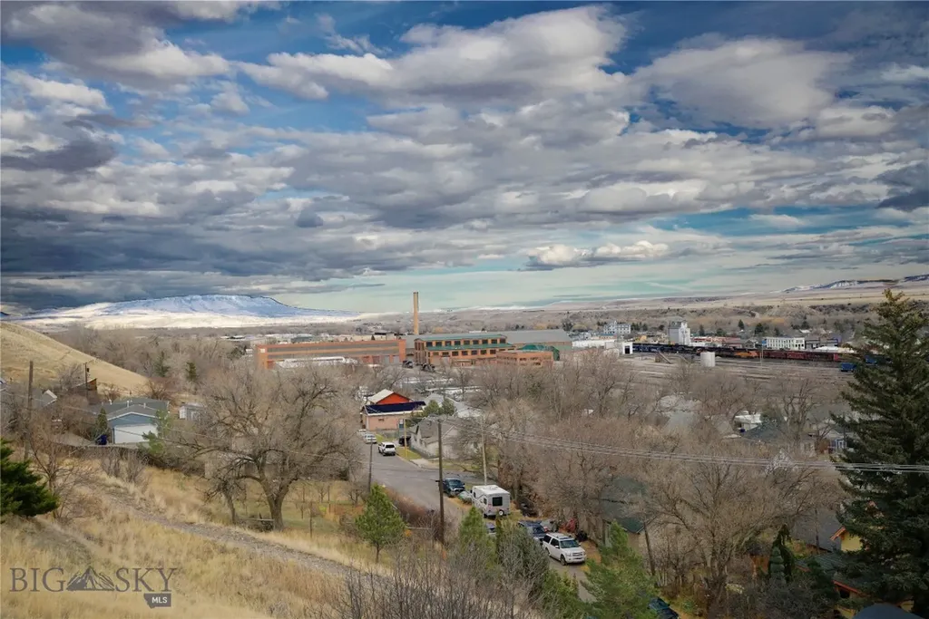 624 N 2nd Street N Livingston MT 59047