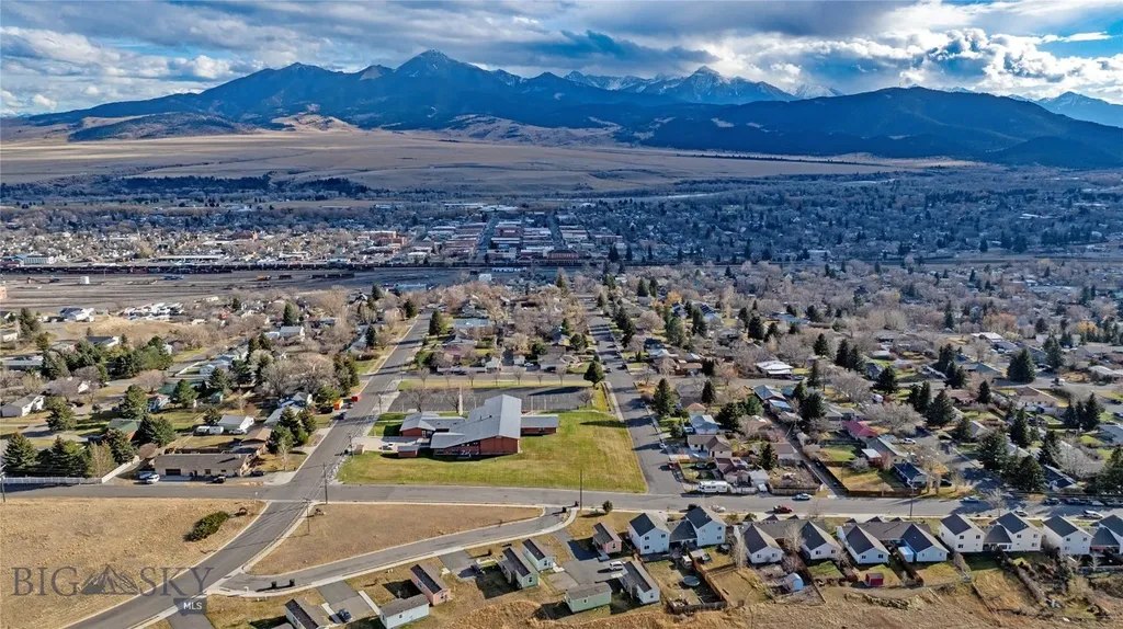 624 N 2nd Street N Livingston MT 59047