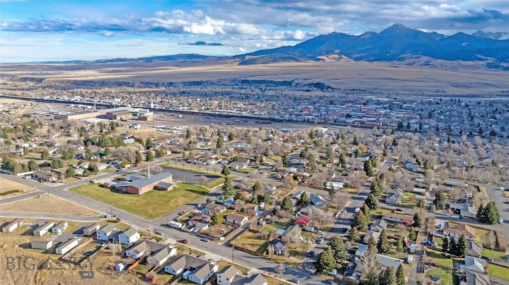 624 N 2nd Street N Livingston MT 59047
