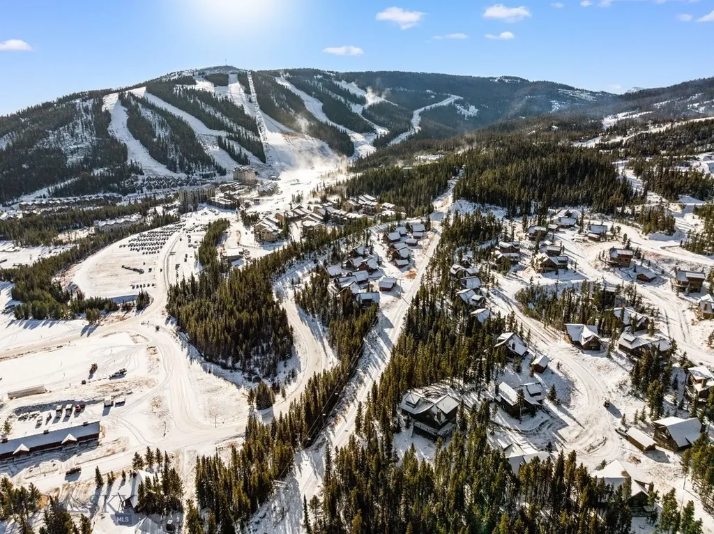 16 Oglala Road Big Sky MT 59716