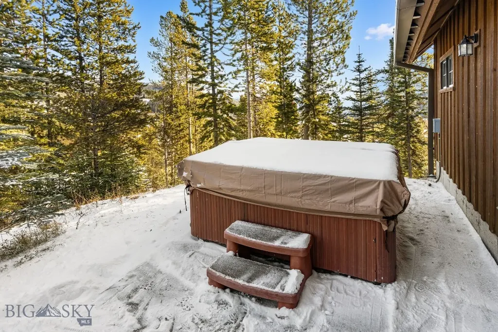 16 Oglala Road Big Sky MT 59716