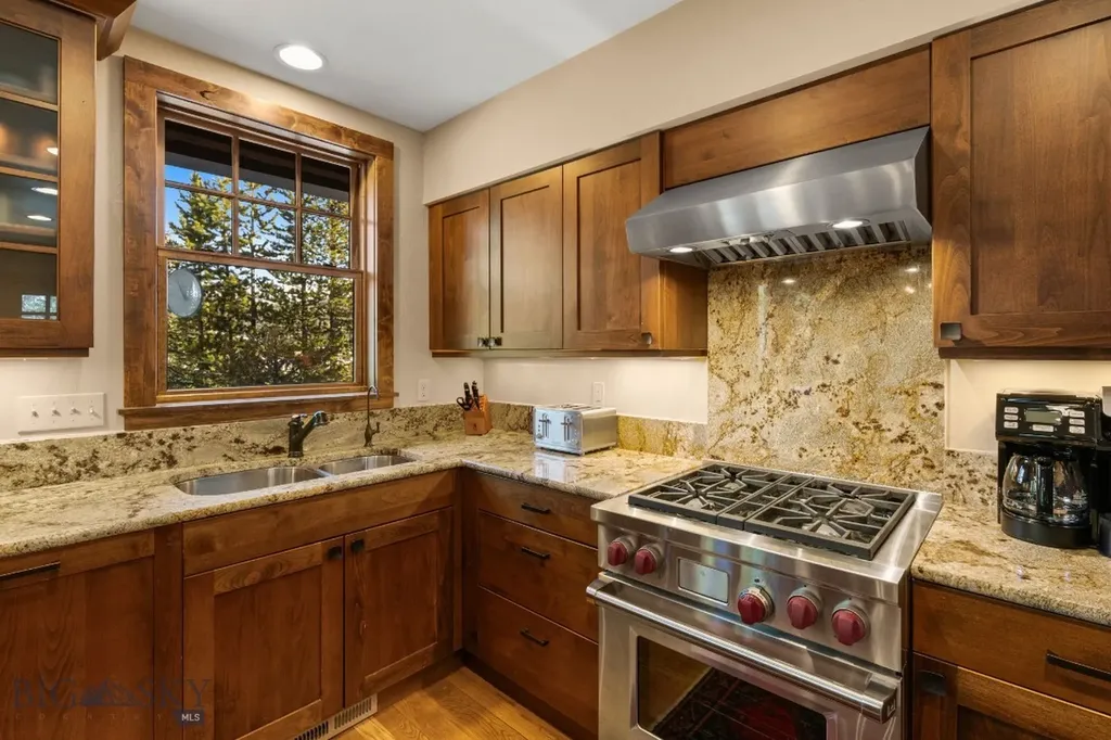 16 Oglala Road Big Sky MT 59716