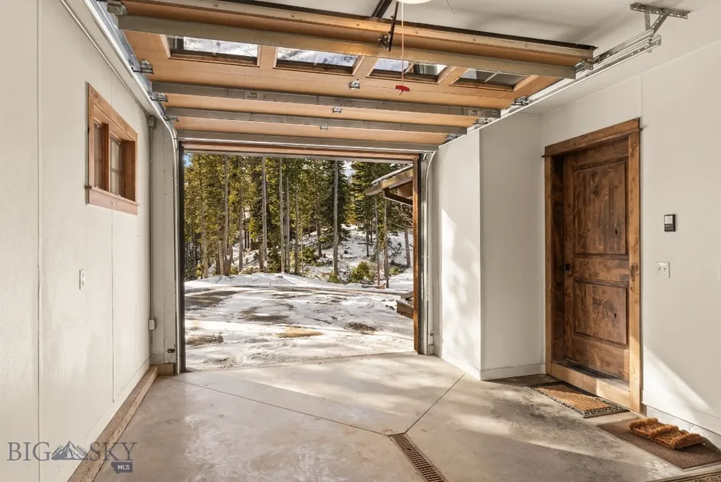 16 Oglala Road Big Sky MT 59716