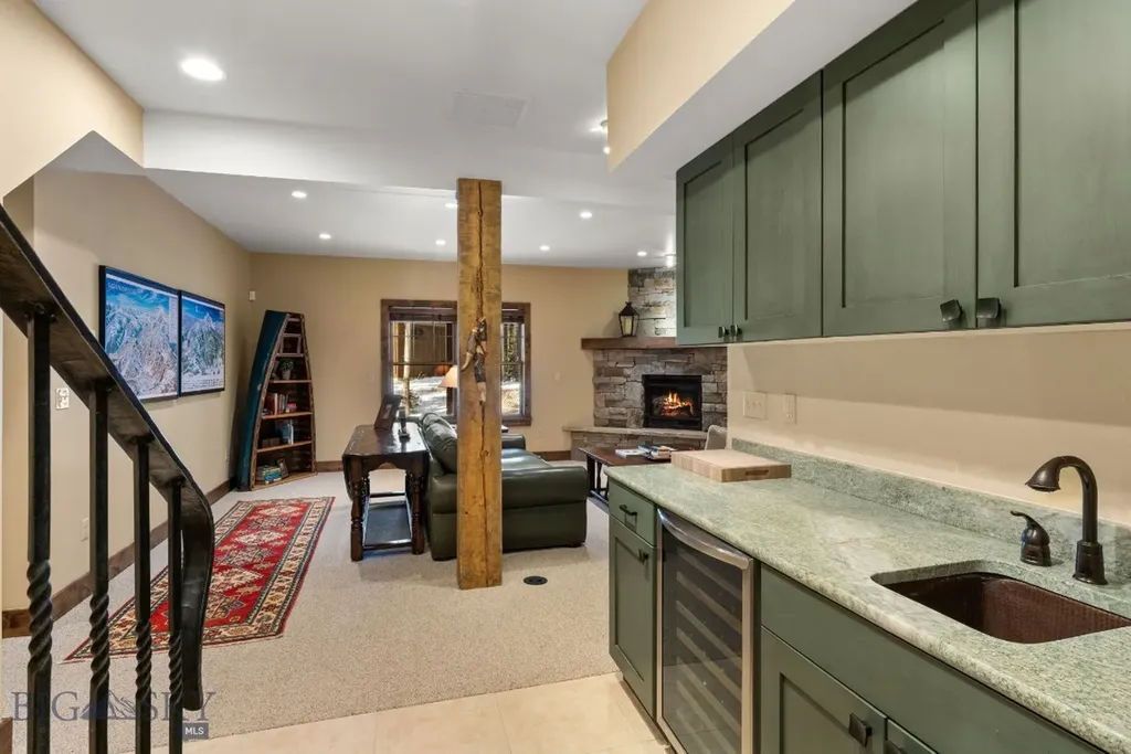 16 Oglala Road Big Sky MT 59716