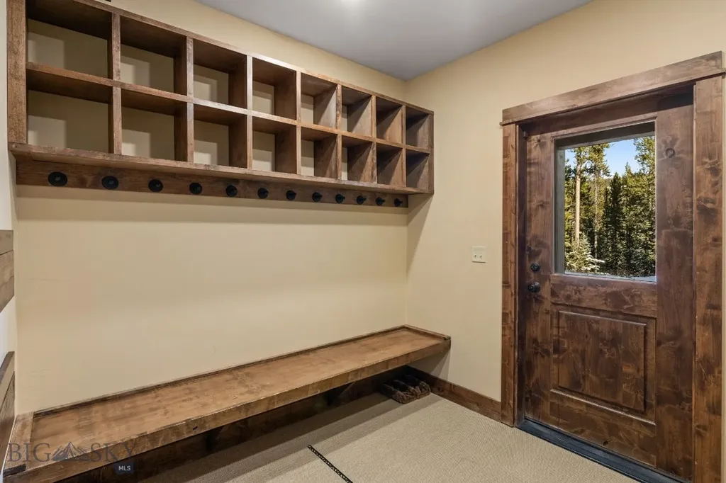 16 Oglala Road Big Sky MT 59716