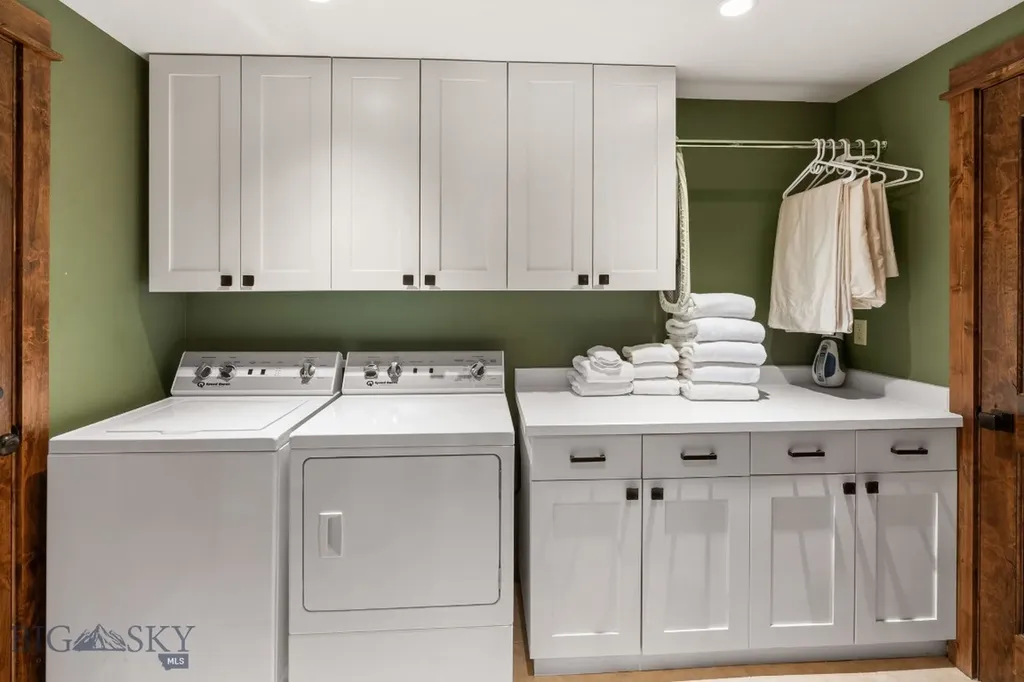 16 Oglala Road Big Sky MT 59716