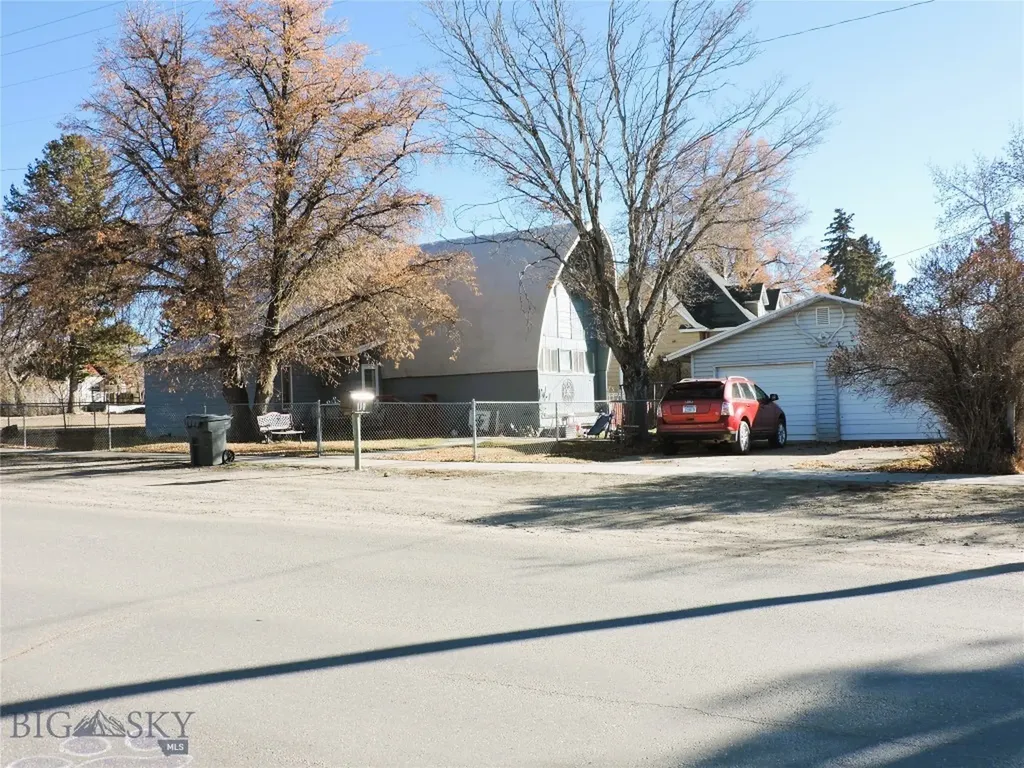110 E Hamilton Sheridan MT 59749
