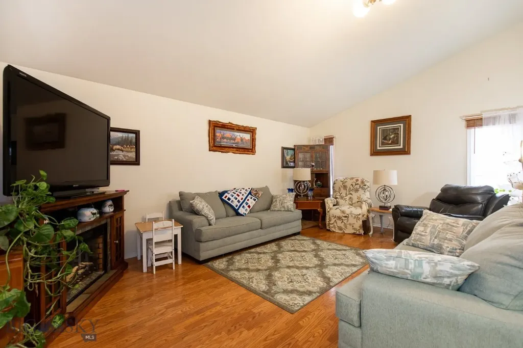 110 E Hamilton Sheridan MT 59749