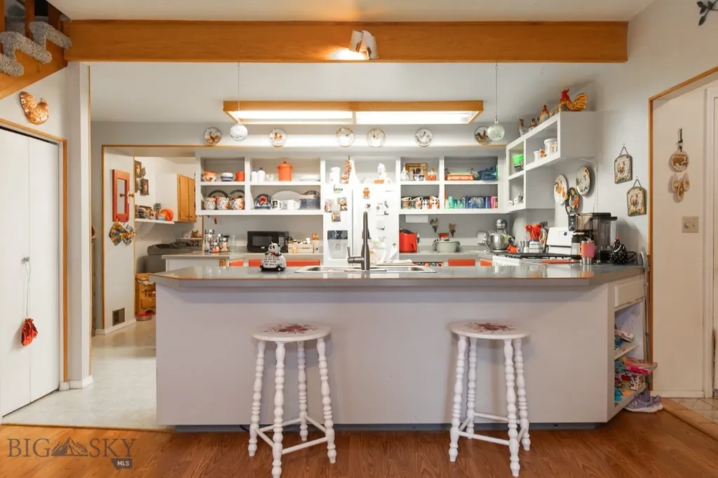 110 E Hamilton Sheridan MT 59749