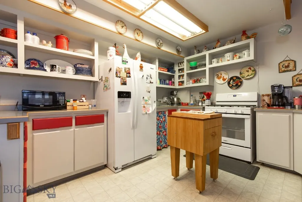 110 E Hamilton Sheridan MT 59749