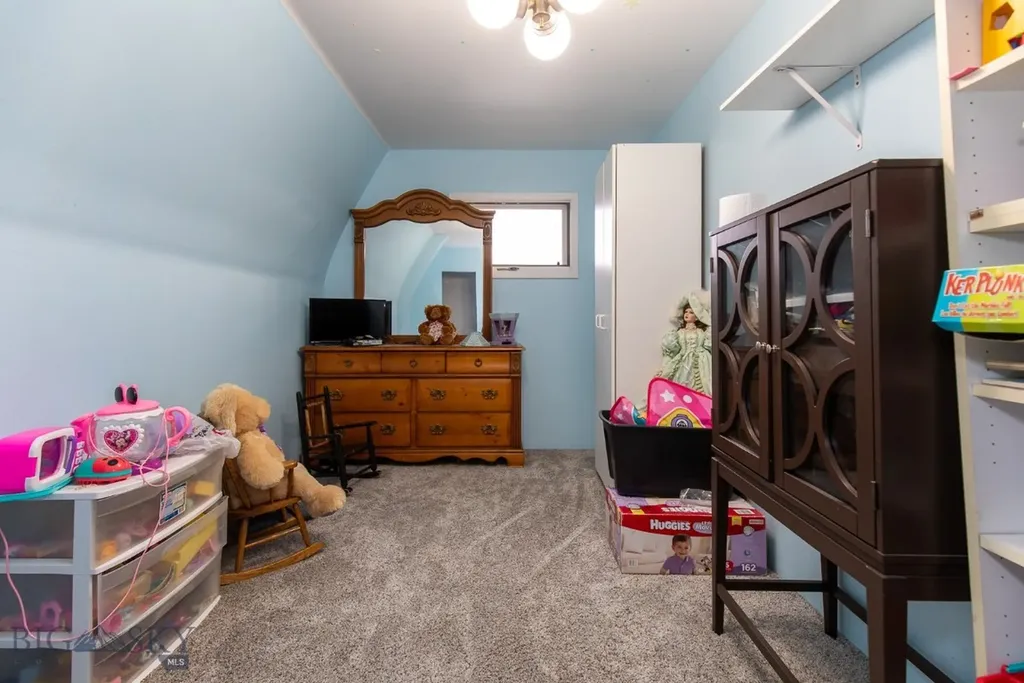 110 E Hamilton Sheridan MT 59749