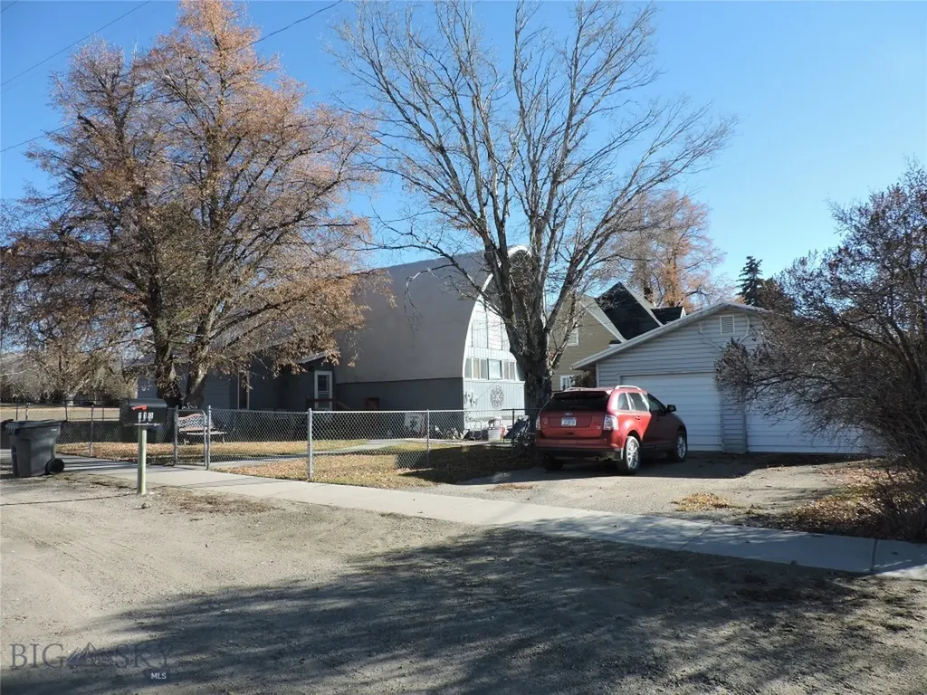 110 E Hamilton Sheridan MT 59749