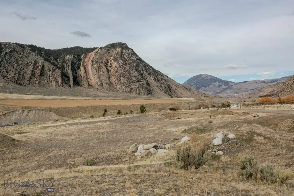 Nhn Maiden Basin Road Gardiner MT 59030