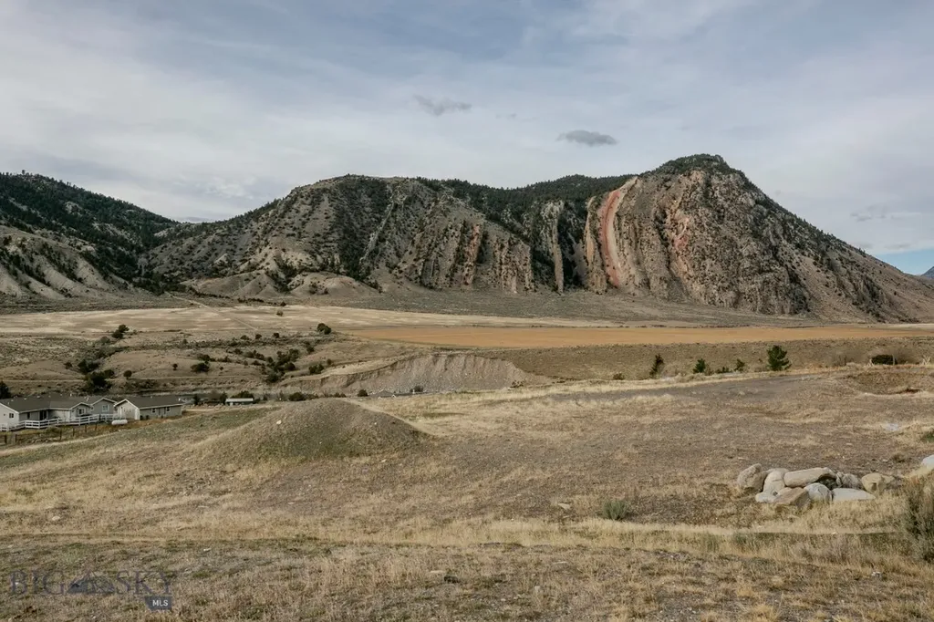 Nhn Maiden Basin Road Gardiner MT 59030