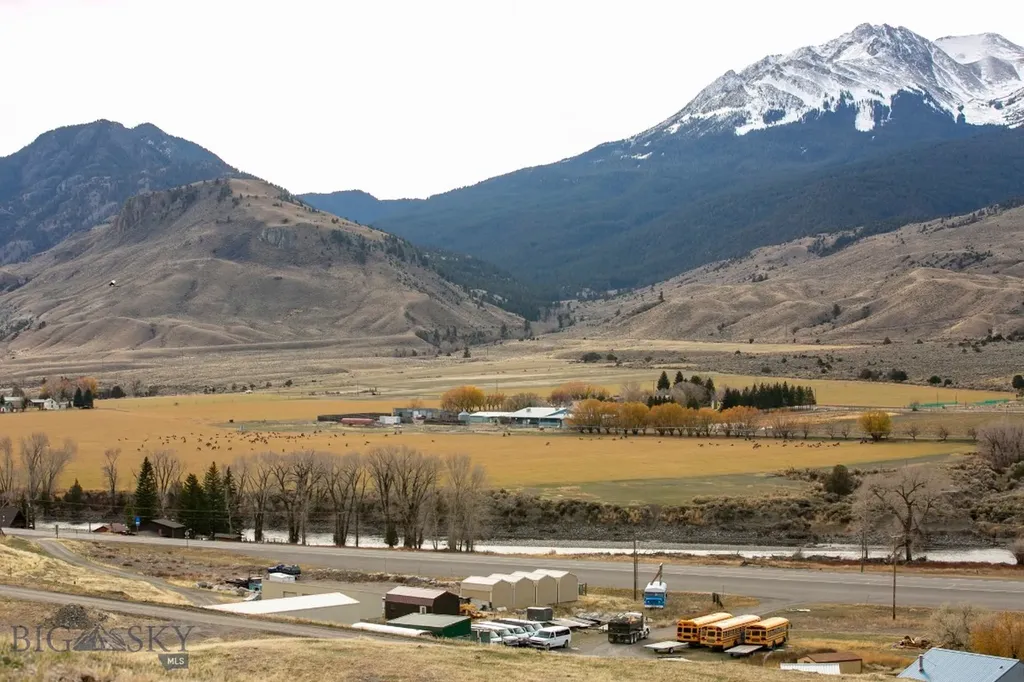 Nhn Maiden Basin Road Gardiner MT 59030