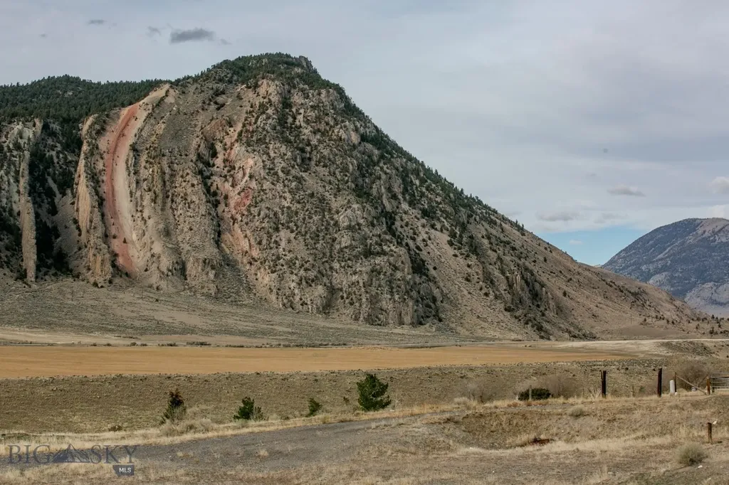 Nhn Maiden Basin Road Gardiner MT 59030