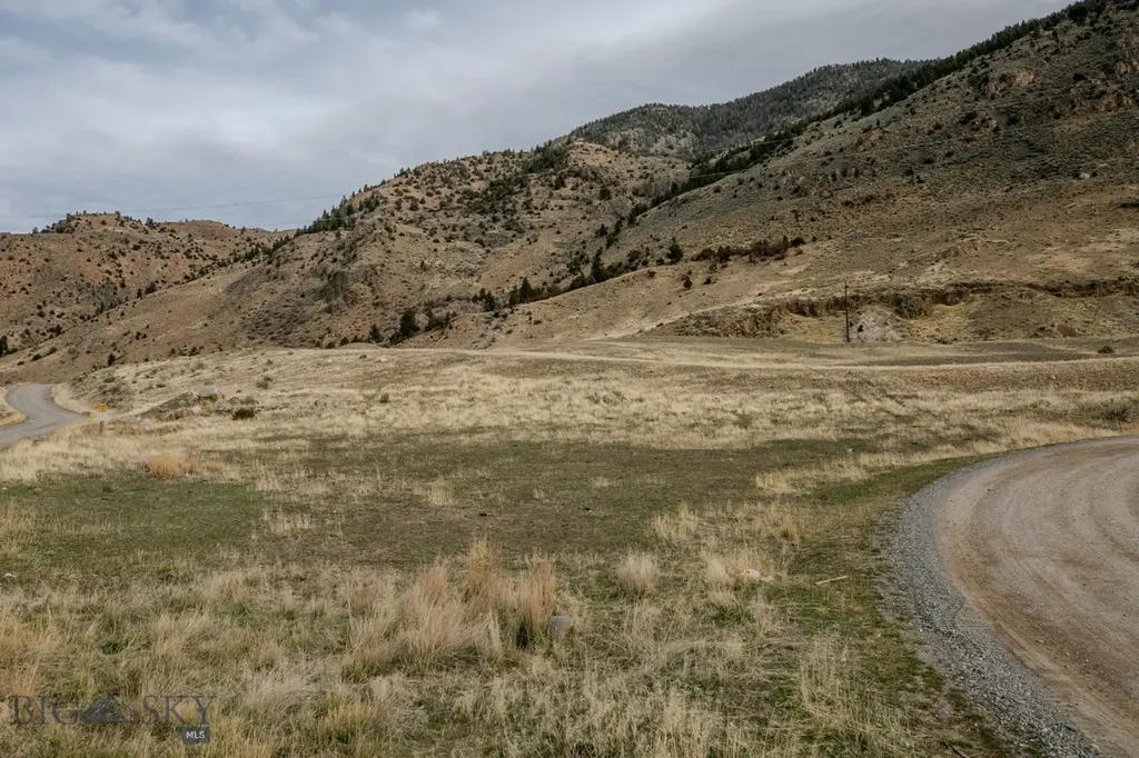 Nhn Maiden Basin Road Gardiner MT 59030