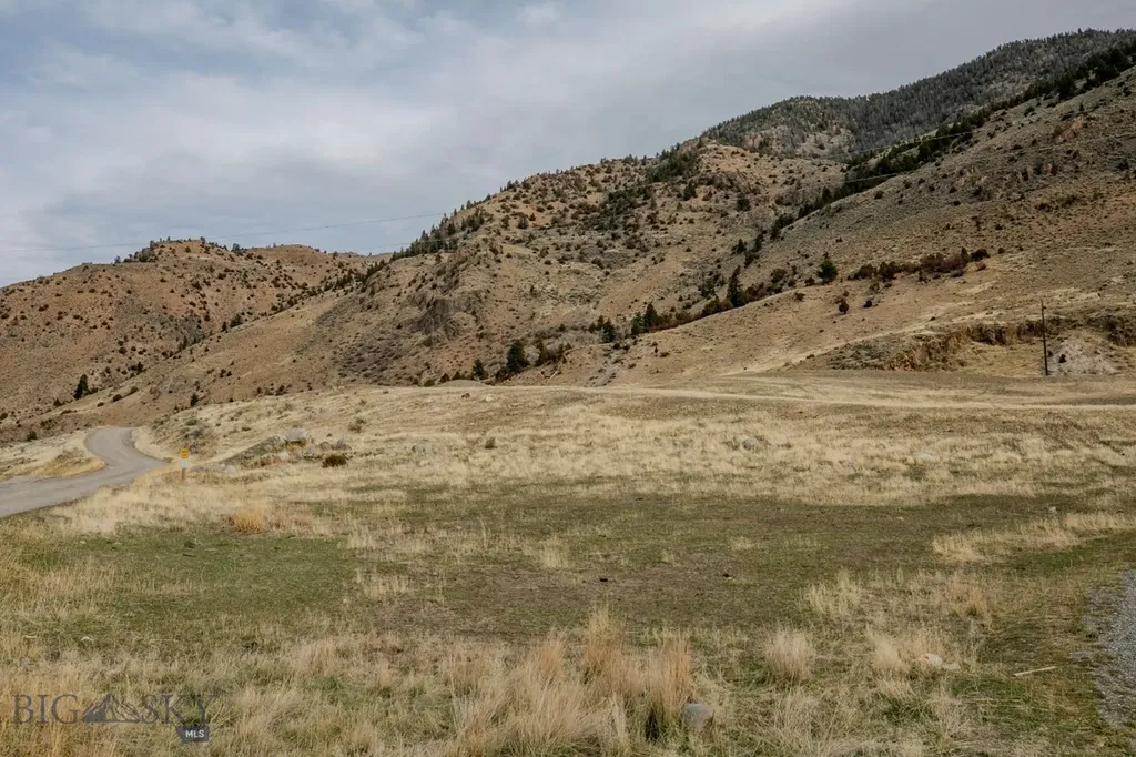 Nhn Maiden Basin Road Gardiner MT 59030