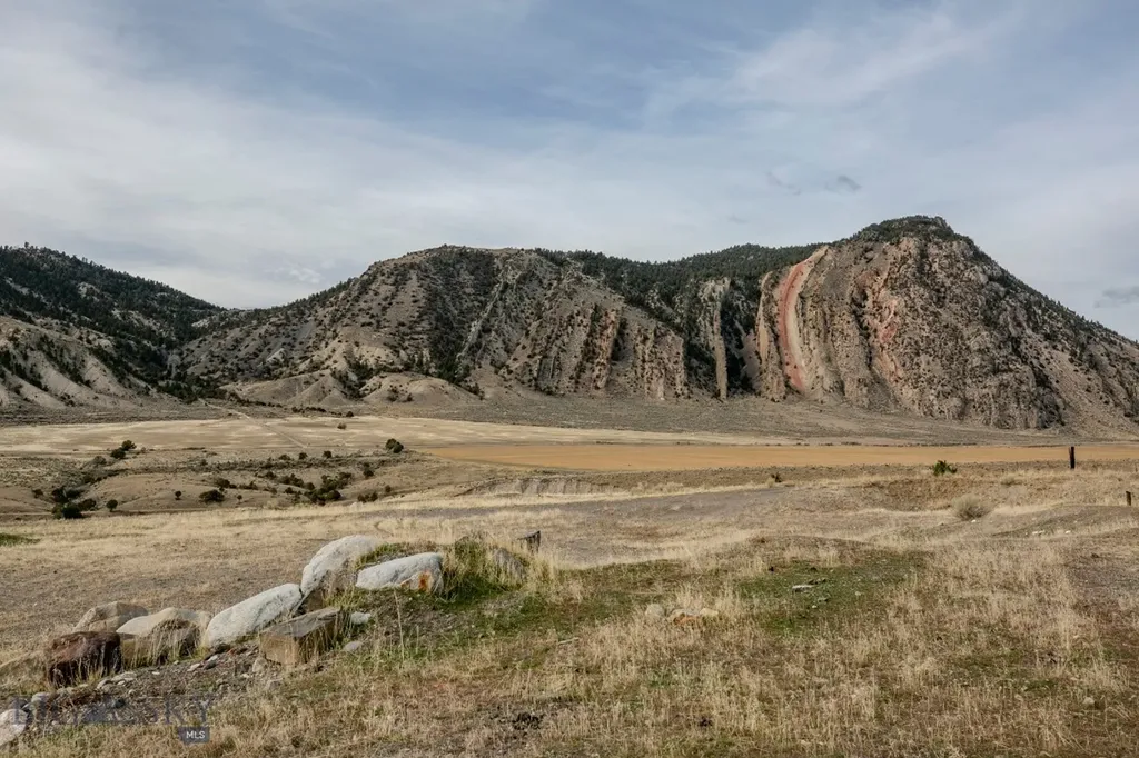 Nhn Maiden Basin Road Gardiner MT 59030