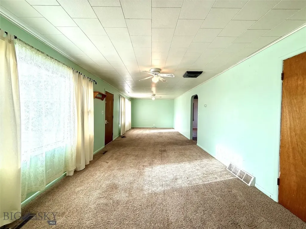 713 W Conley Avenue Deer Lodge MT 59722