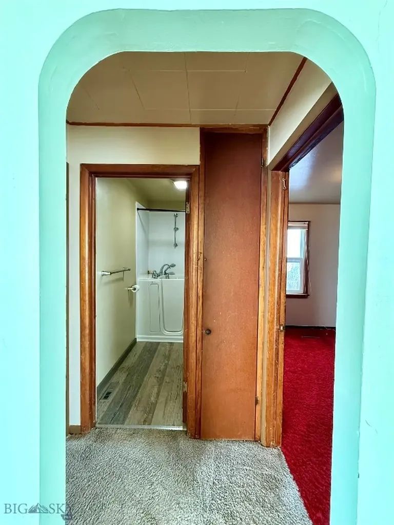 713 W Conley Avenue Deer Lodge MT 59722