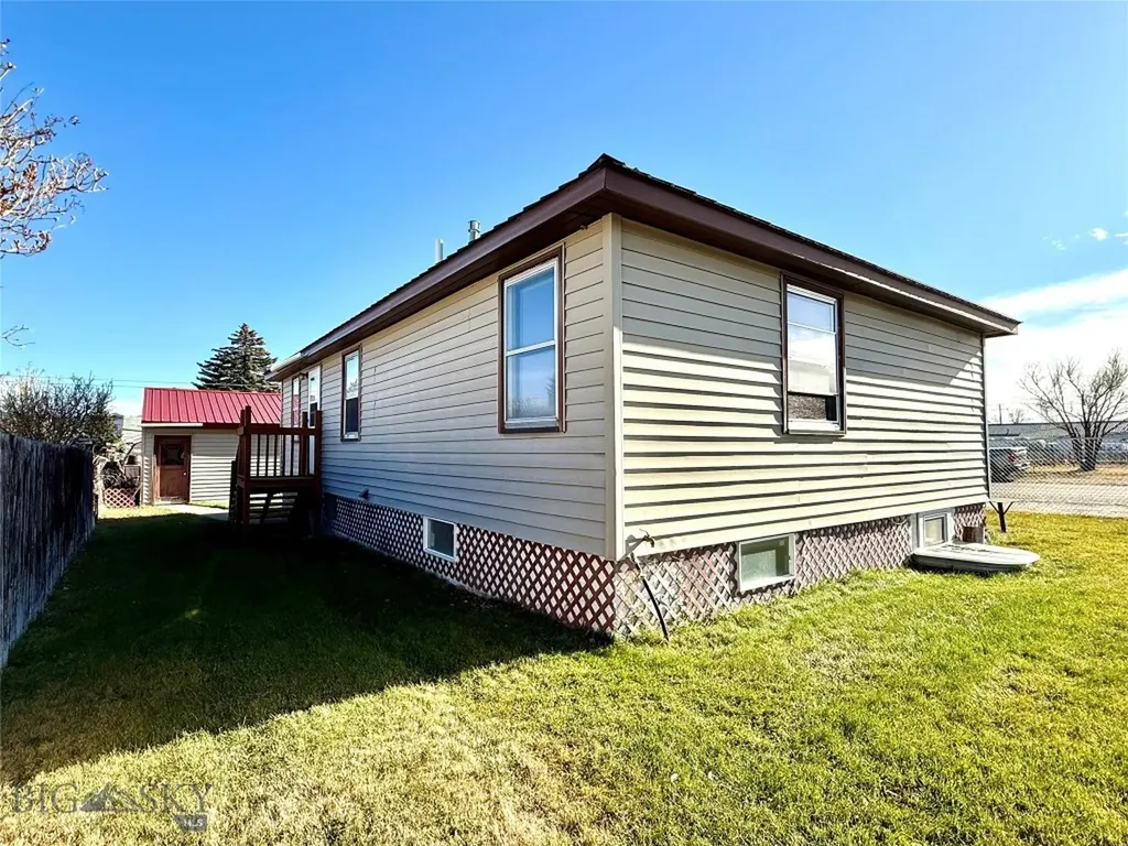713 W Conley Avenue Deer Lodge MT 59722