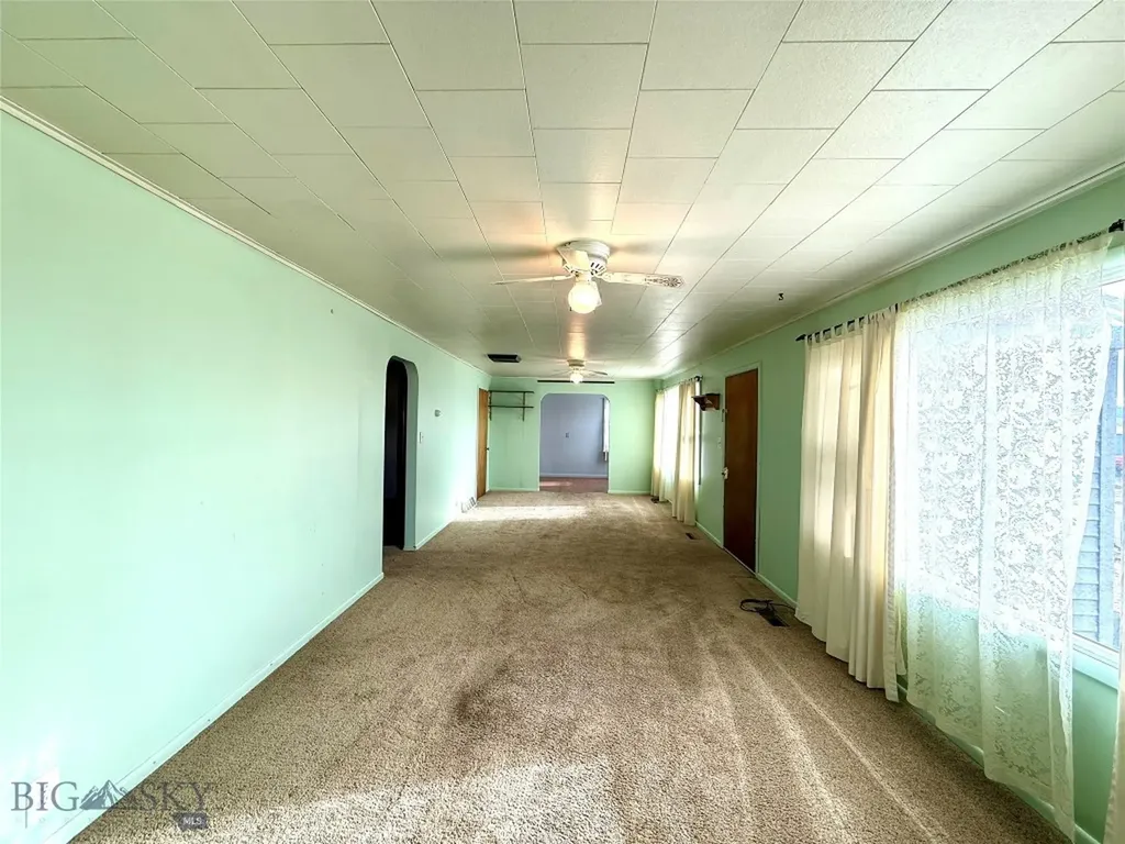 713 W Conley Avenue Deer Lodge MT 59722