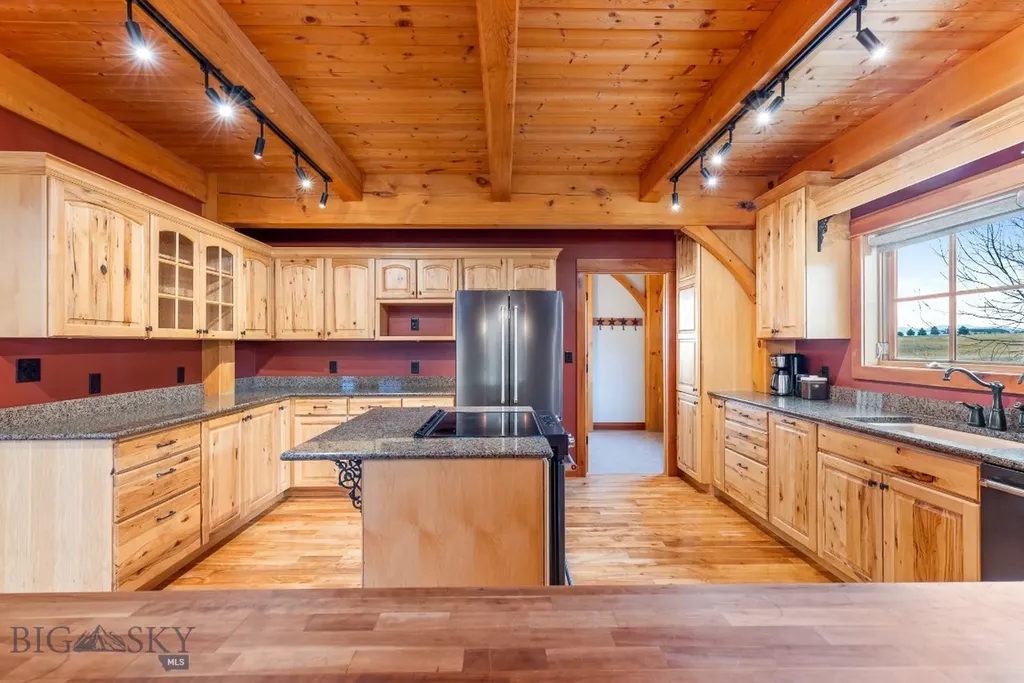 245 Kunje Boulevard Manhattan MT 59741