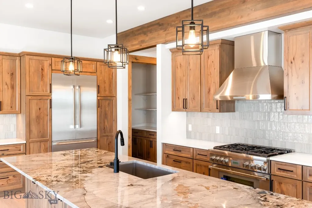 33 Leachman Lane Bozeman MT 59718