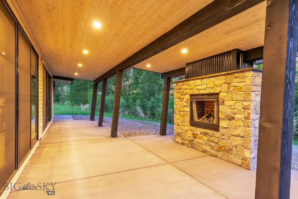 33 Leachman Lane Bozeman MT 59718
