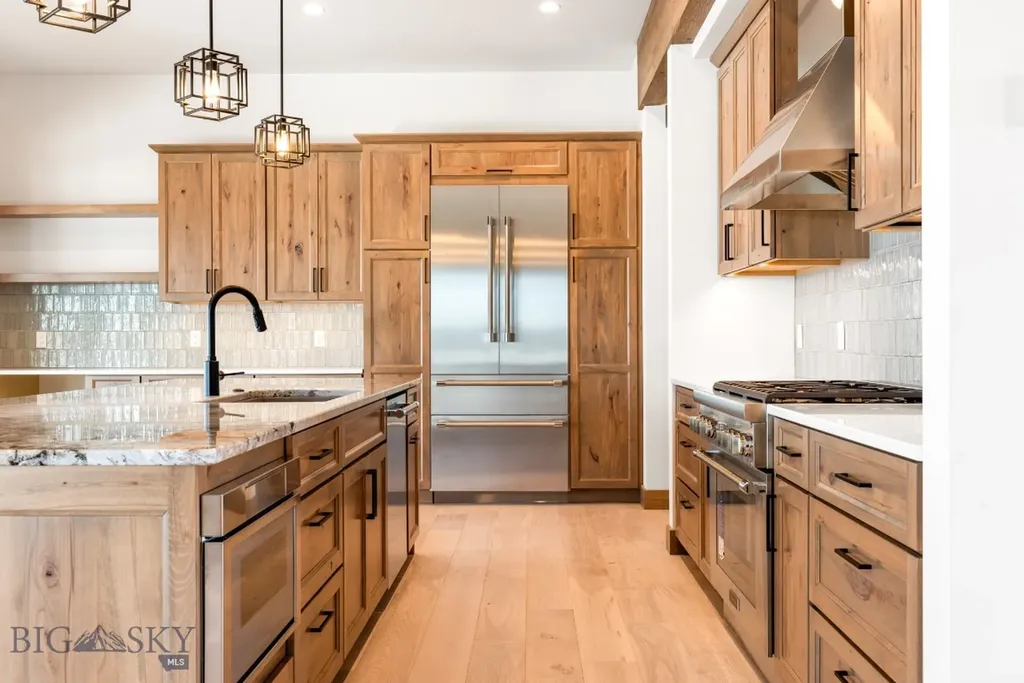 33 Leachman Lane Bozeman MT 59718