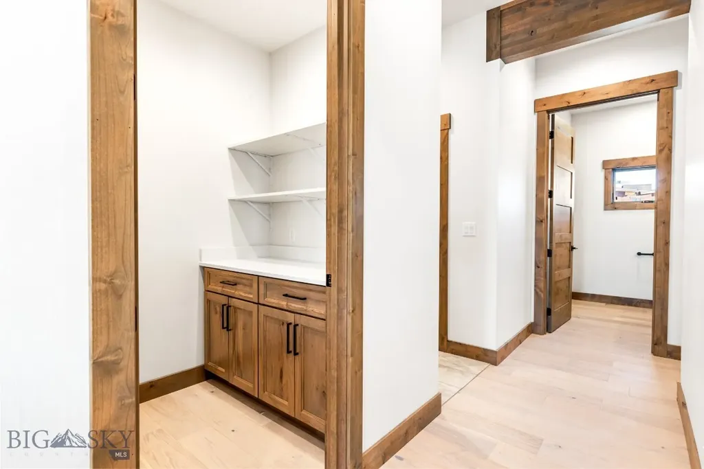 33 Leachman Lane Bozeman MT 59718