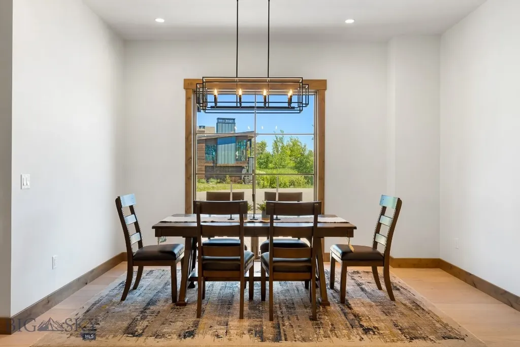 33 Leachman Lane Bozeman MT 59718