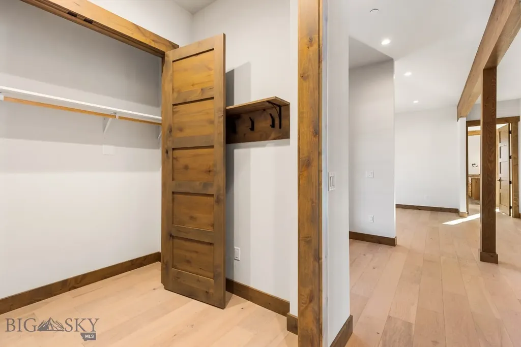 33 Leachman Lane Bozeman MT 59718
