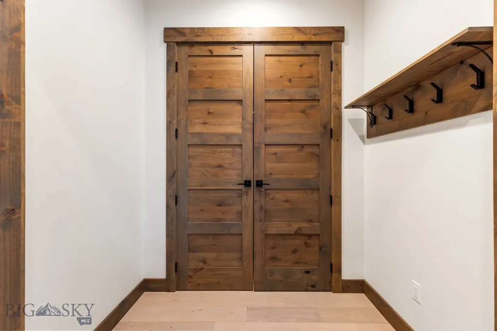 33 Leachman Lane Bozeman MT 59718