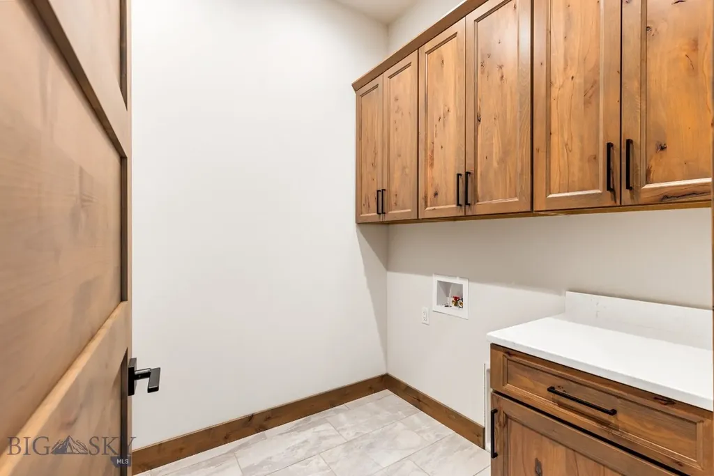 33 Leachman Lane Bozeman MT 59718