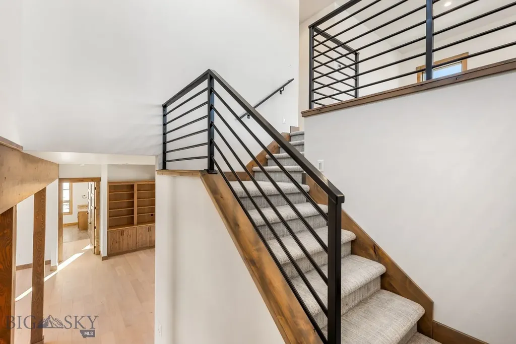 33 Leachman Lane Bozeman MT 59718