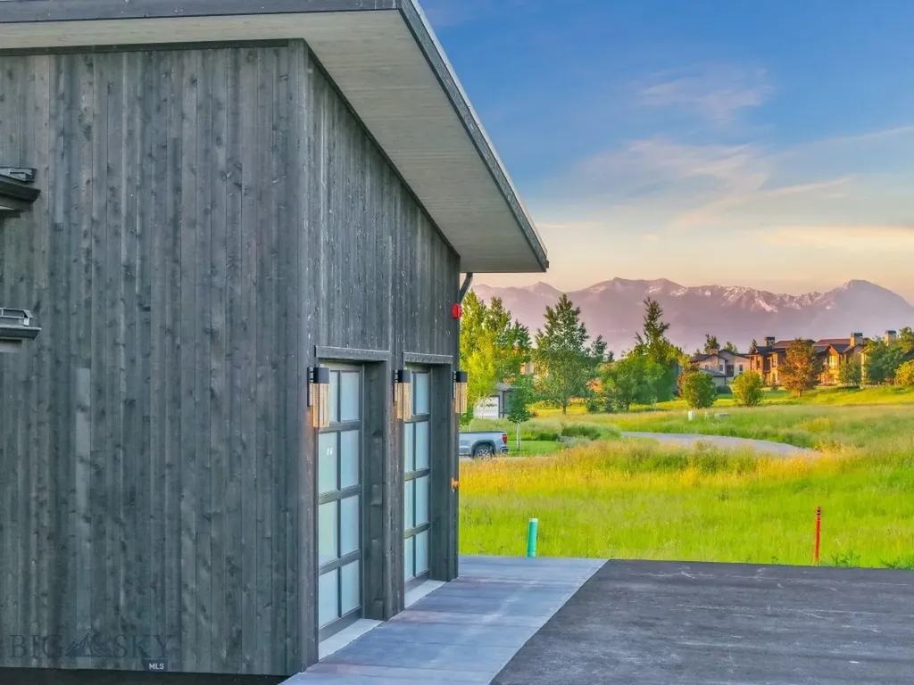 33 Leachman Lane Bozeman MT 59718