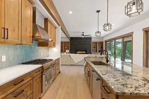33 Leachman Lane Bozeman MT 59718