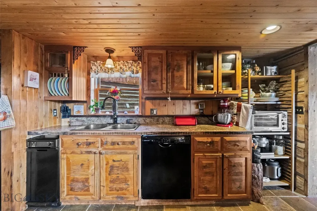 192 Mountain Brook Road Livingston MT 59047