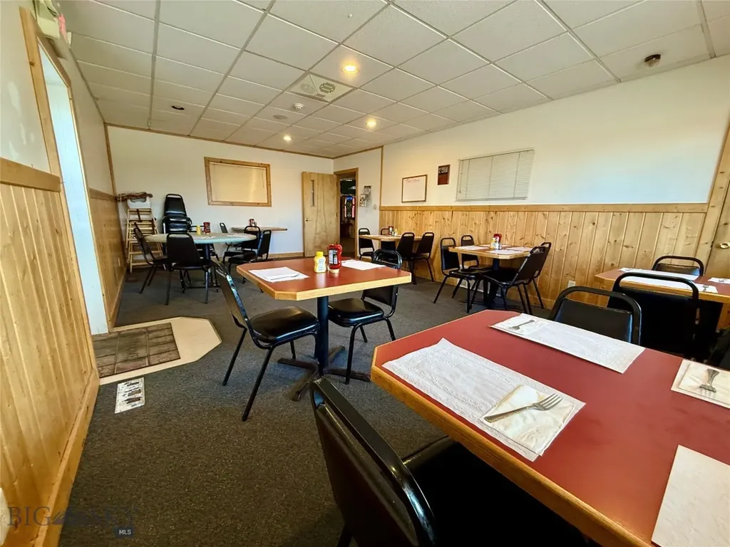 11 E Washington Avenue Chester MT 59522