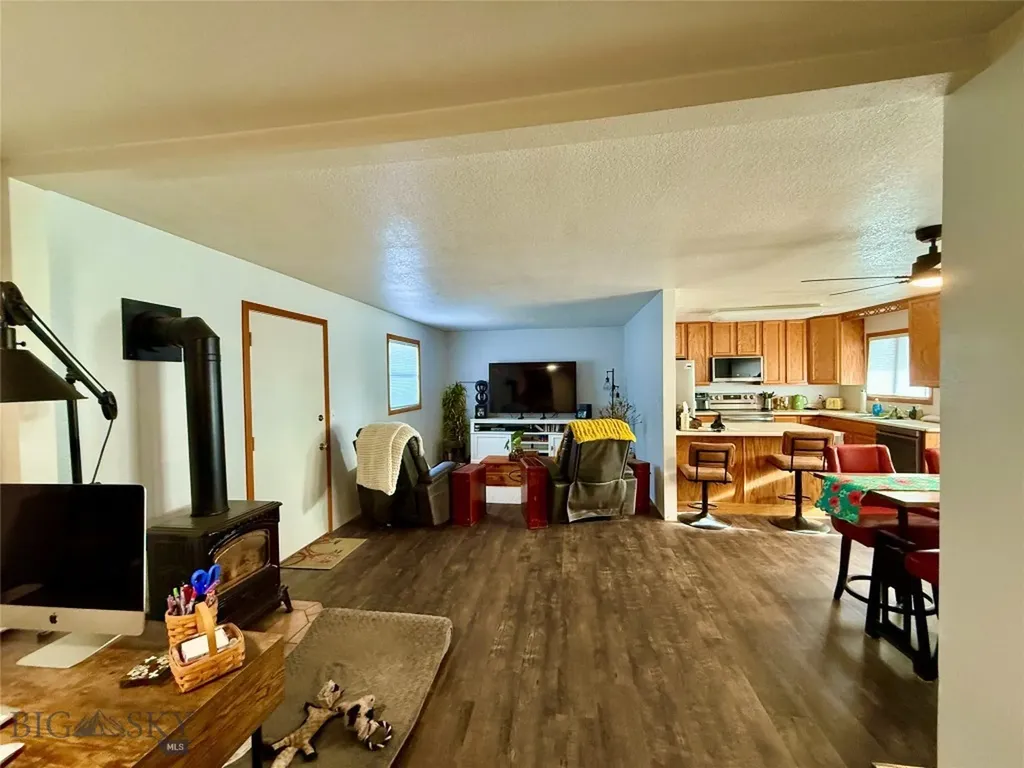 11 E Washington Avenue Chester MT 59522